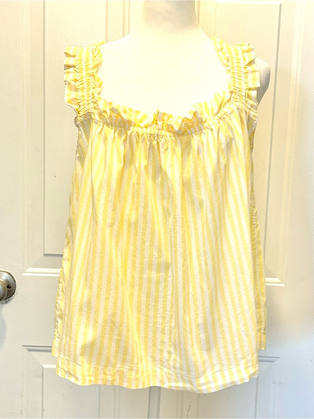 GAP Cami Tank Top Women’s M Sleeveless Neck Ruffle Strap Yellow Cotton Stripe